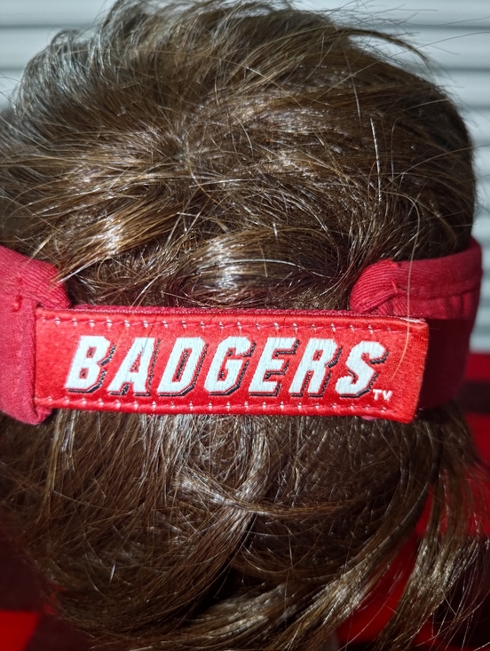 Top Of The World Wisconsin Badgers Embroidered Red Strap-on Visor OS